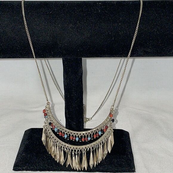 Beautiful necklace with hanging beads and metal fringe - Picture 1 of 5